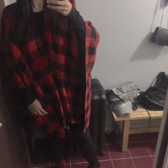 Zara plaid red poncho - cozy for outdoor nights by the fire pit and into fall - Picture 7 of 8